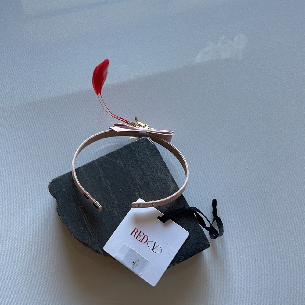 Authentic RED VALENTINO
BIRD DETAIL NECKLACE - Picture 6 of 9